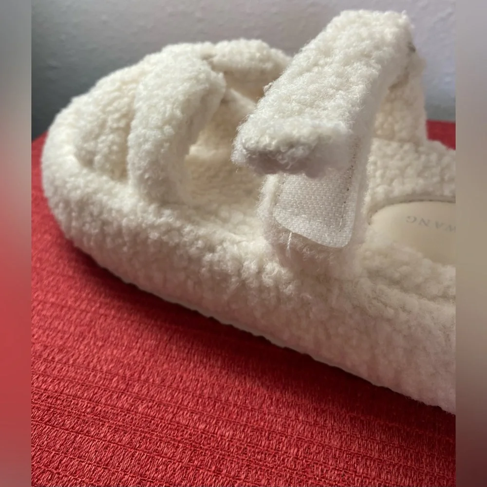 NWT…AZALEA WANG PLATFORM SLIDE SANDALS - Picture 9 of 16